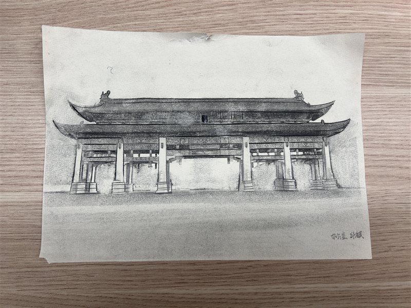 二等獎-邱麒—《繁華盛世里的“門”》